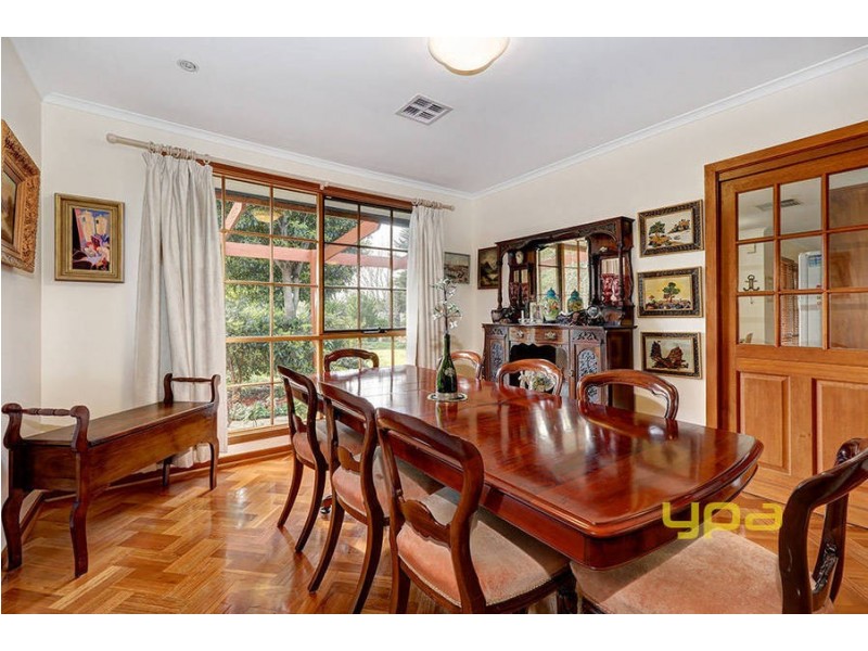 11 Rotoroa Court, Taylors Lakes VIC 3038