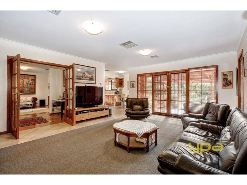 11 Rotoroa Court, Taylors Lakes VIC 3038