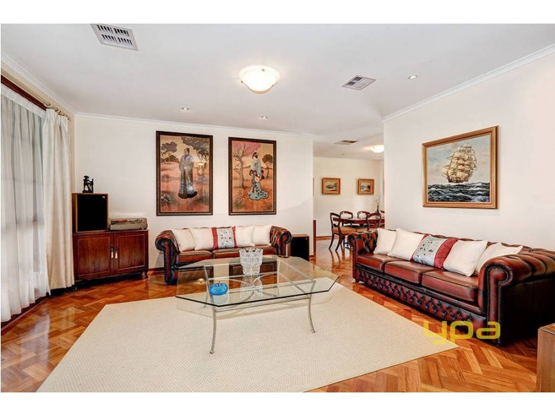 11 Rotoroa Court, Taylors Lakes VIC 3038