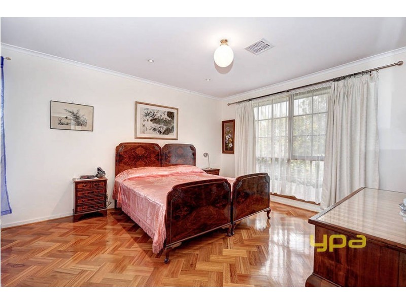 11 Rotoroa Court, Taylors Lakes VIC 3038