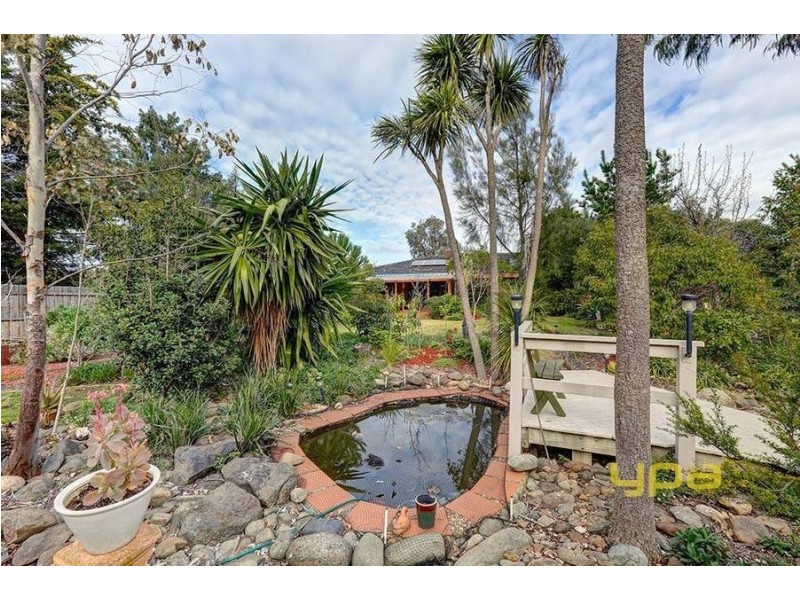 11 Rotoroa Court, Taylors Lakes VIC 3038