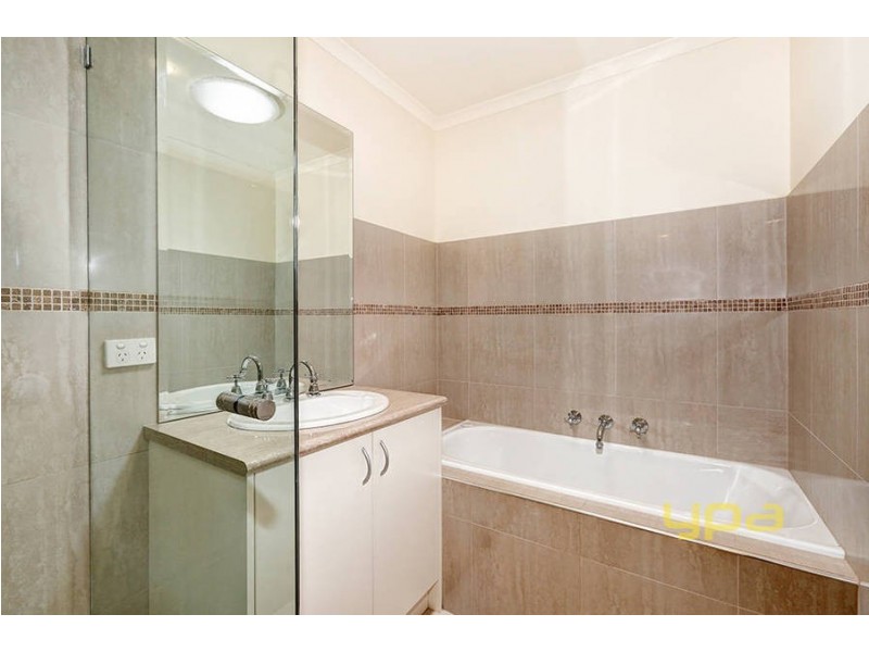 1/3 Padula Court, Hillside VIC 3037