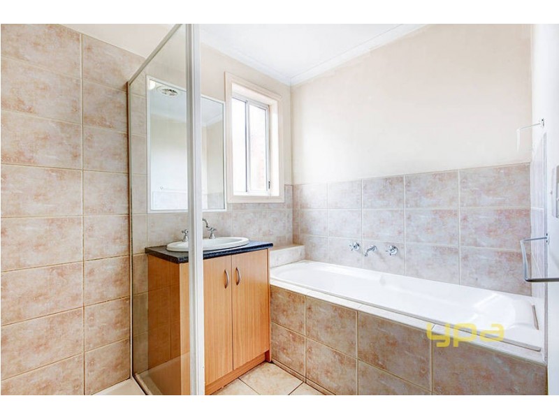 4/21 Patonga Drive, Delahey VIC 3037