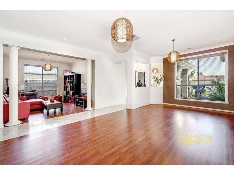 12 Ozzimo Drive, Hillside VIC 3037