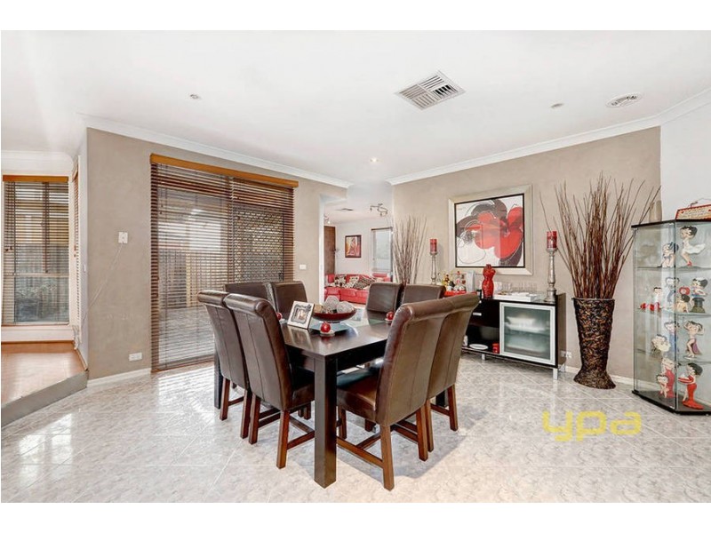 12 Ozzimo Drive, Hillside VIC 3037