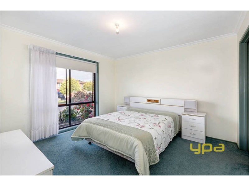 33 Yeats Drive, Delahey VIC 3037