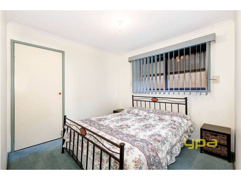 33 Yeats Drive, Delahey VIC 3037