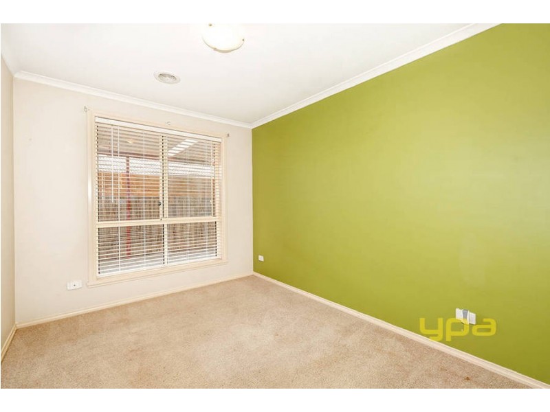 9 Kurrajong Road, Delahey VIC 3037