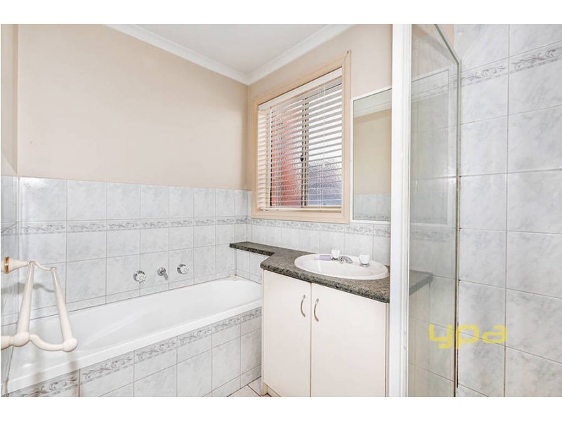 9 Kurrajong Road, Delahey VIC 3037