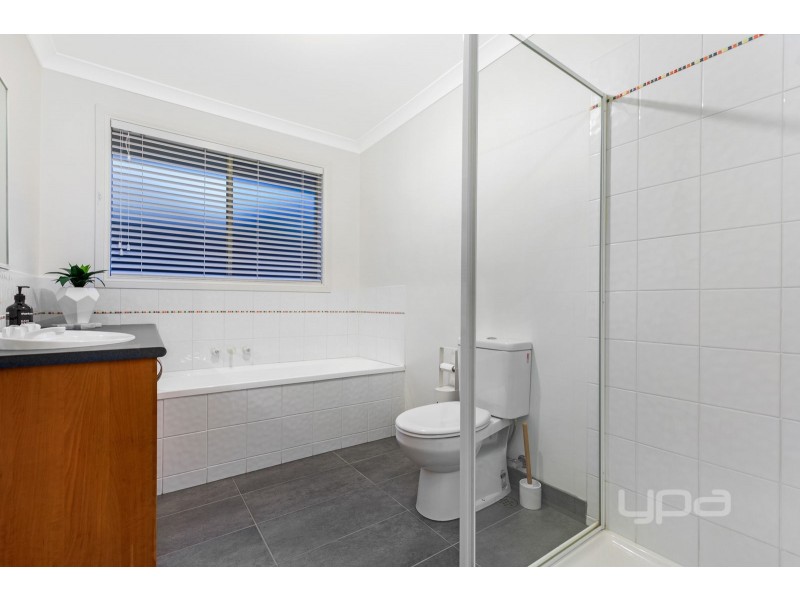29 Santolin Drive, Hillside VIC 3037