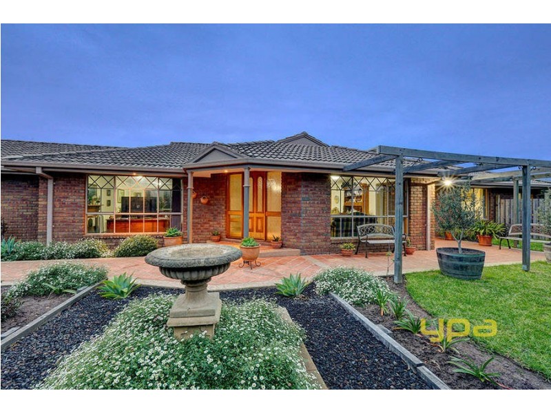 13 Ketwick Court, Sydenham VIC 3037