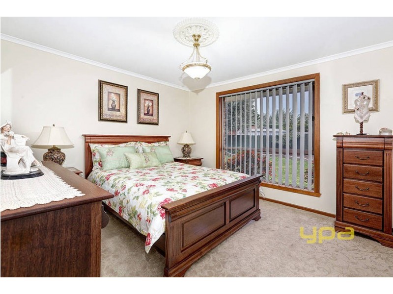 13 Ketwick Court, Sydenham VIC 3037