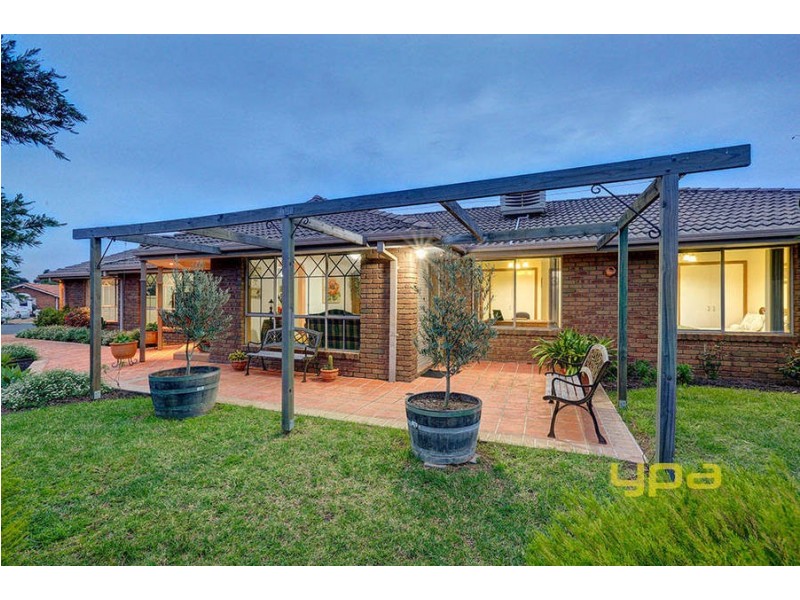 13 Ketwick Court, Sydenham VIC 3037