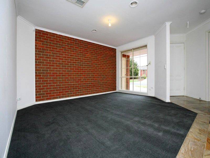 3 Brogil Walk, Sydenham VIC 3037