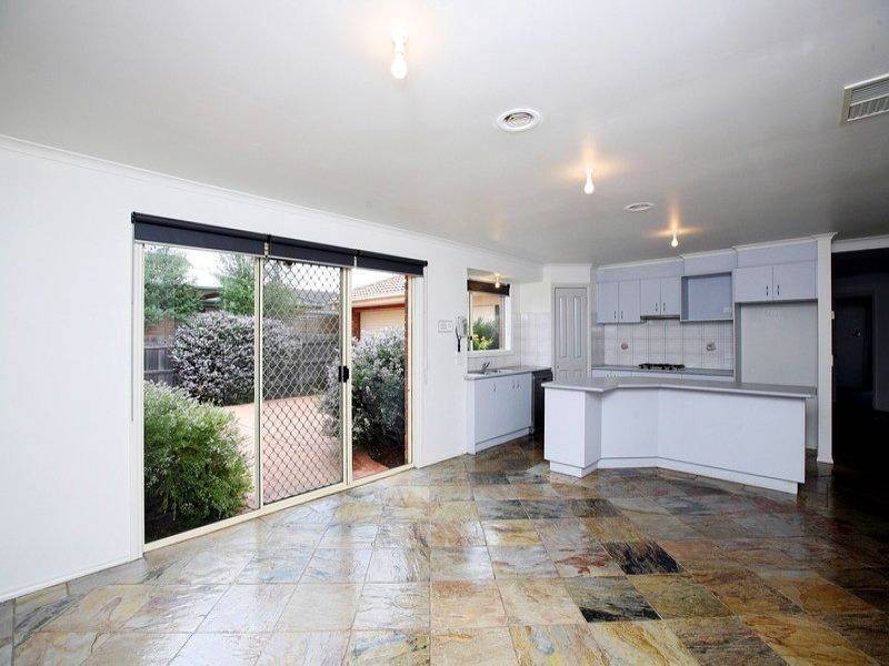 3 Brogil Walk, Sydenham VIC 3037