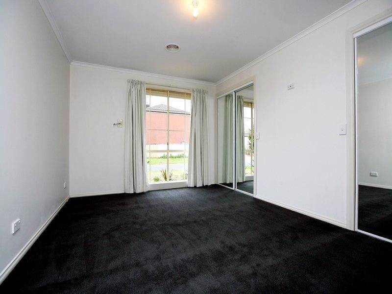 3 Brogil Walk, Sydenham VIC 3037