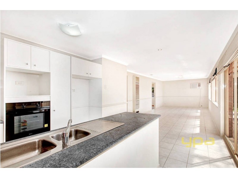 4 Hayfield Court, Sydenham VIC 3037