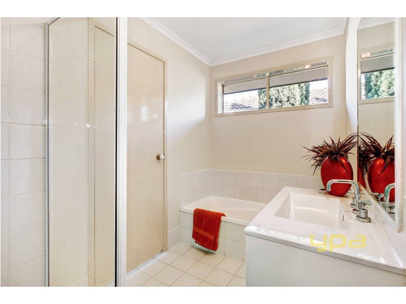 4 Hayfield Court, Sydenham VIC 3037