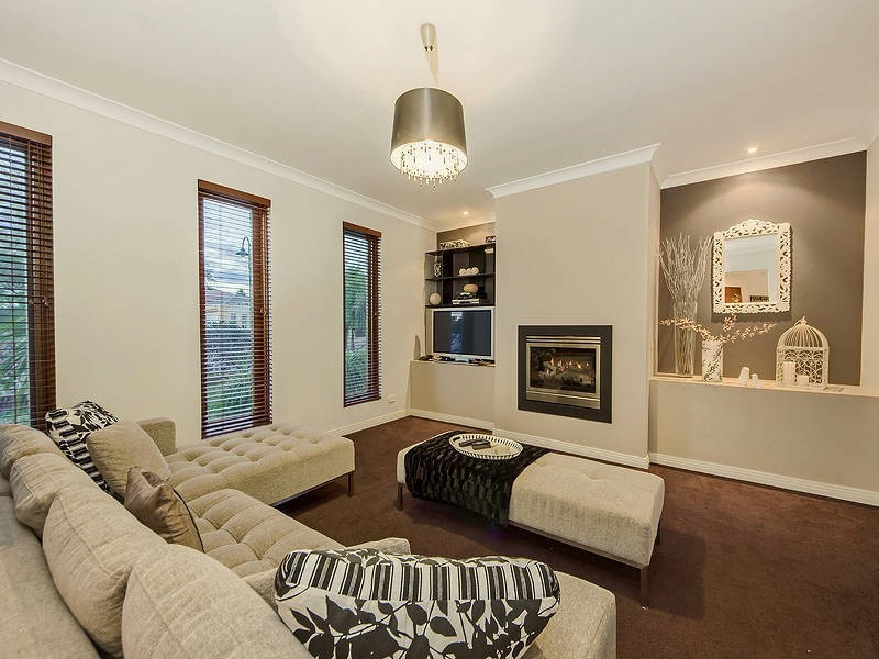 38 Nicholson Terrace, Taylors Hill VIC 3037