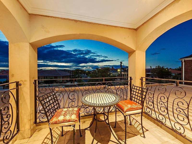 38 Nicholson Terrace, Taylors Hill VIC 3037