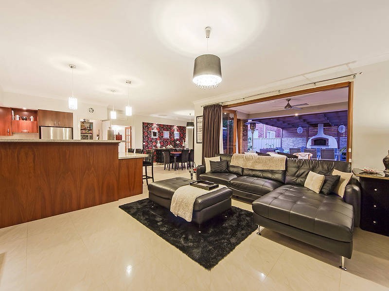 38 Nicholson Terrace, Taylors Hill VIC 3037