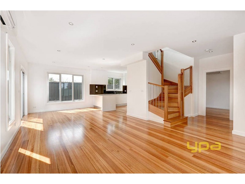 2/53 Errington Road, St Albans VIC 3021