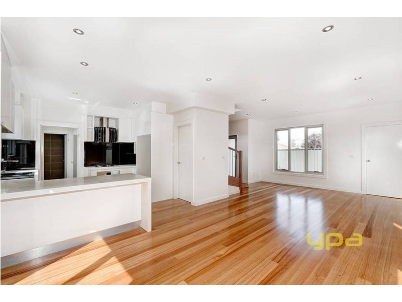 2/53 Errington Road, St Albans VIC 3021