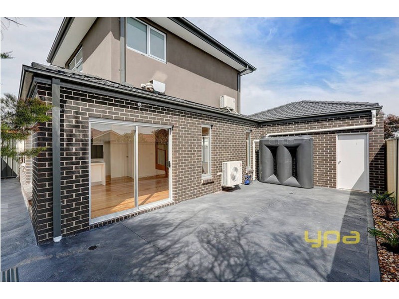 2/53 Errington Road, St Albans VIC 3021