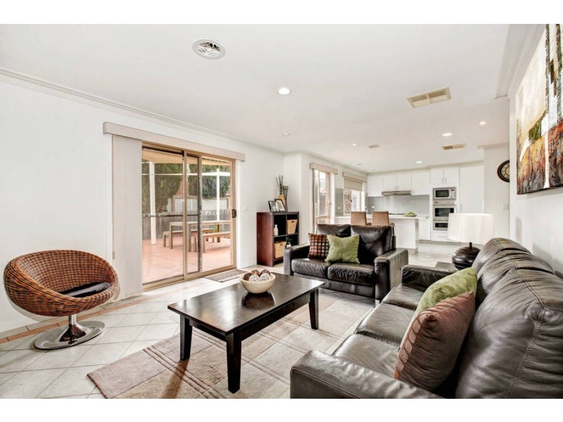 52 Wattle Valley Drive, Hillside VIC 3037