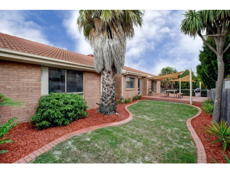 52 Wattle Valley Drive, Hillside VIC 3037