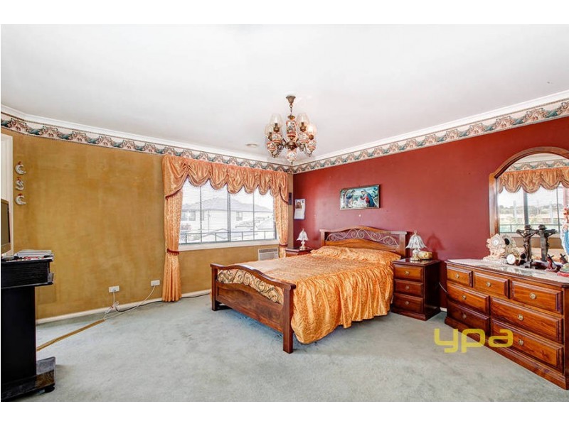 4 Daws Court, Taylors Lakes VIC 3038