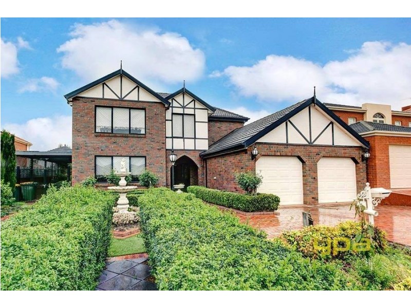 5 Martens Court, Taylors Lakes VIC 3038