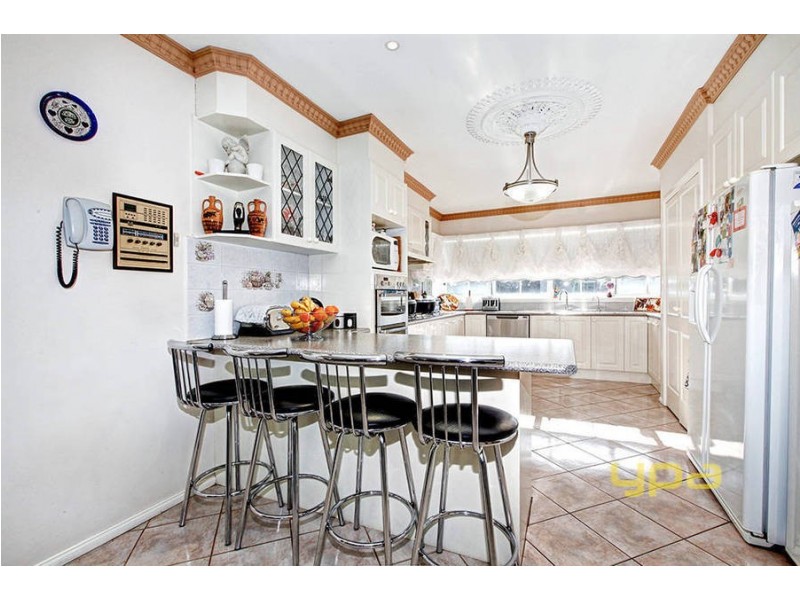 28 Gourlay Road, Hillside VIC 3037