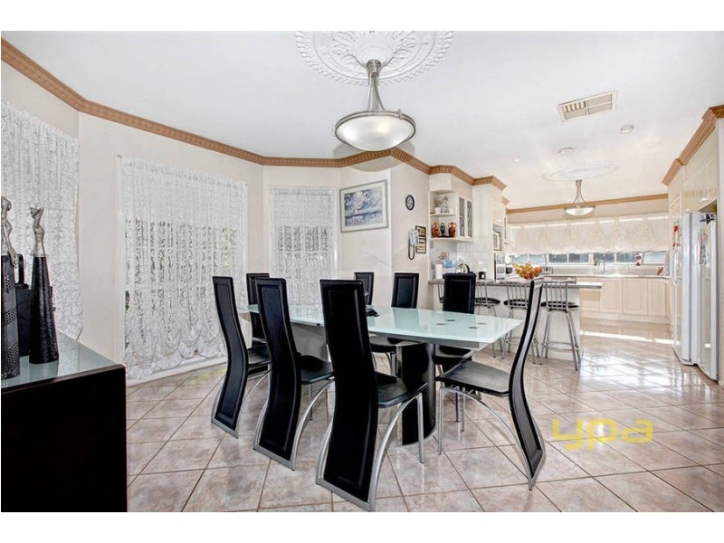 28 Gourlay Road, Hillside VIC 3037