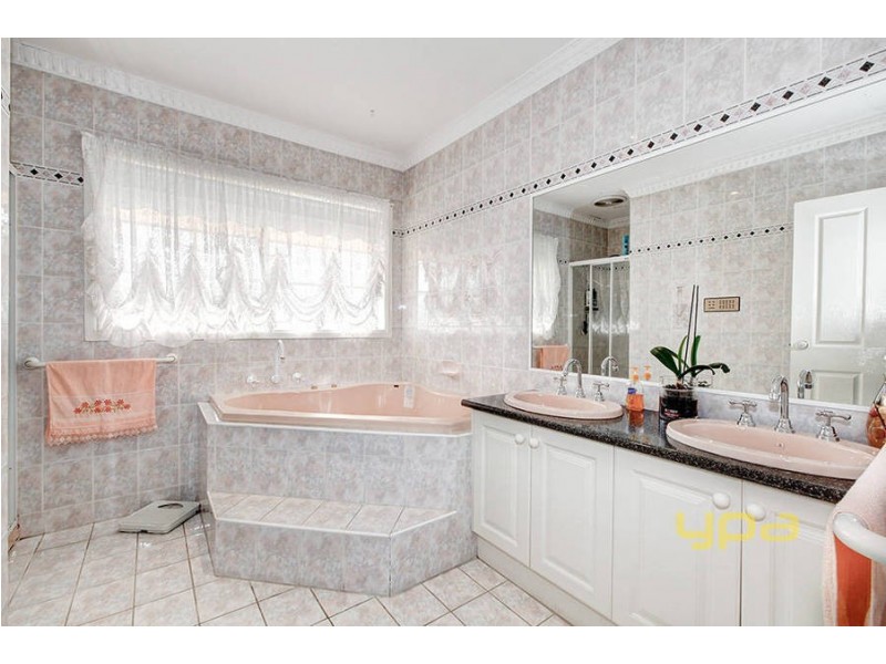 28 Gourlay Road, Hillside VIC 3037