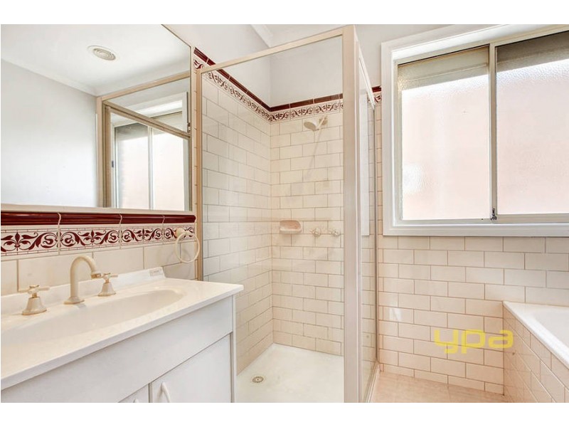 1 Reedy Walk, Taylors Hill VIC 3037