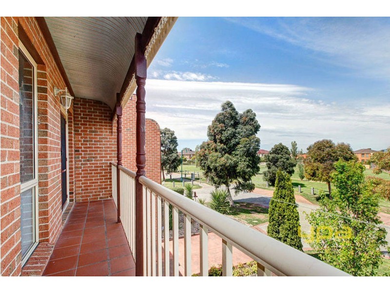 1 Reedy Walk, Taylors Hill VIC 3037