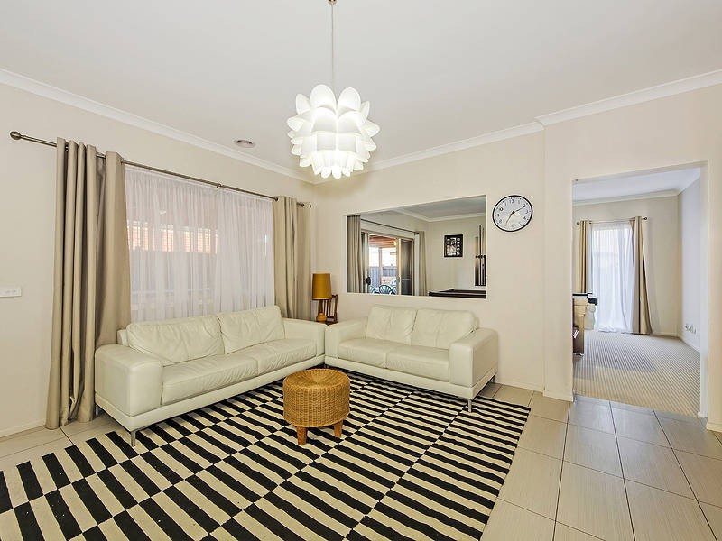 19 Wakefield Road, Taylors Hill VIC 3037