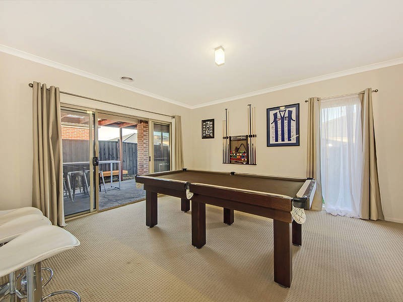 19 Wakefield Road, Taylors Hill VIC 3037