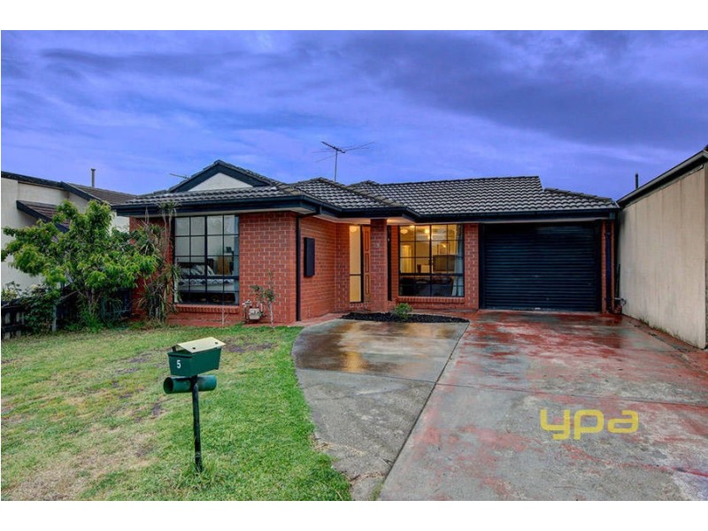 5 Wallace Street, Delahey VIC 3037