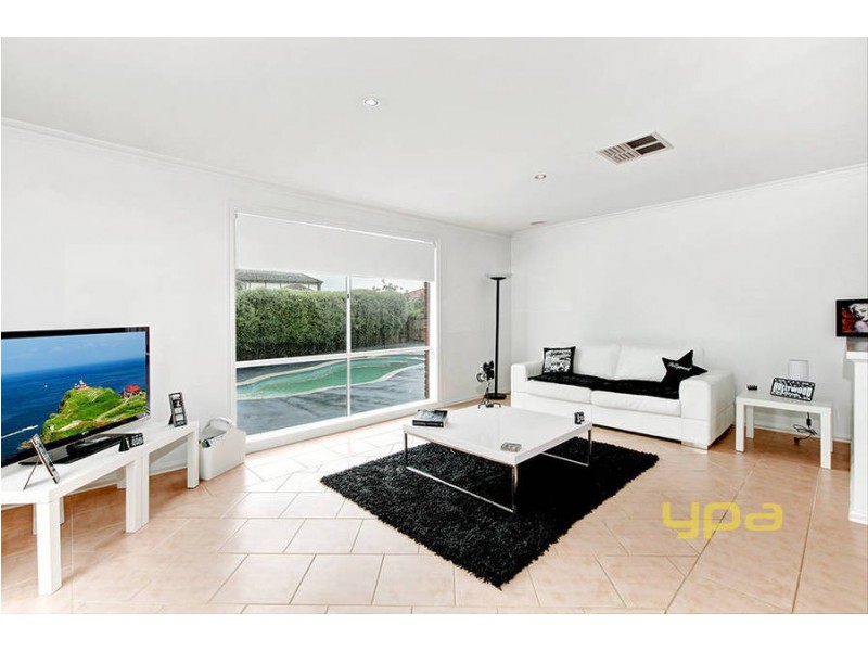 4 Park Road, Hillside VIC 3037