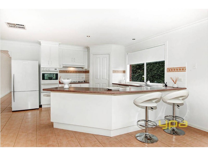 4 Park Road, Hillside VIC 3037