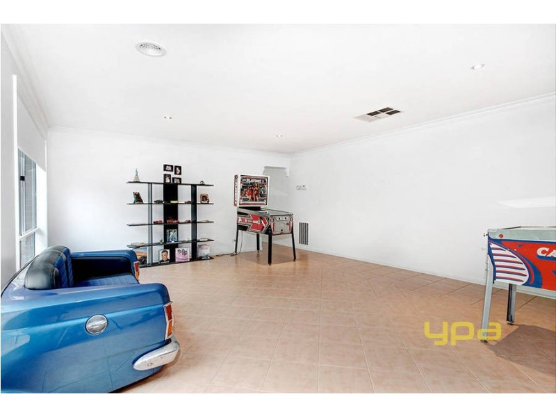 4 Park Road, Hillside VIC 3037