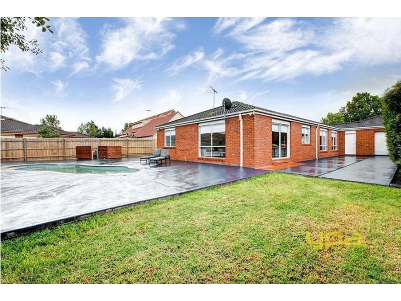 4 Park Road, Hillside VIC 3037