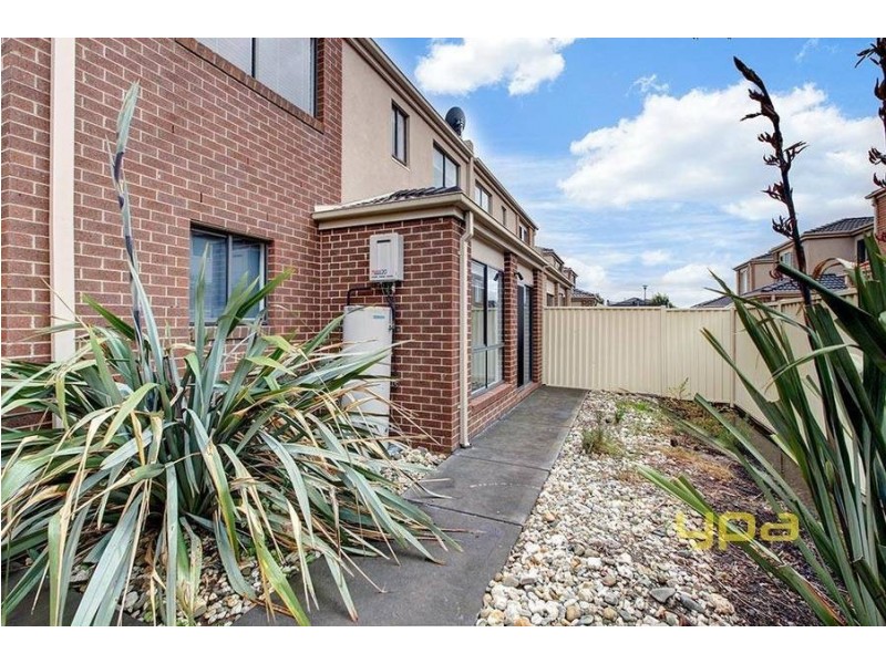 6 David Circuit, Hillside VIC 3037