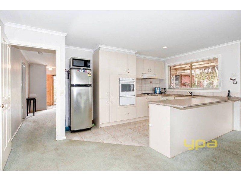 8 Tarquin Place, Hillside VIC 3037