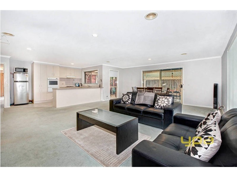 8 Tarquin Place, Hillside VIC 3037