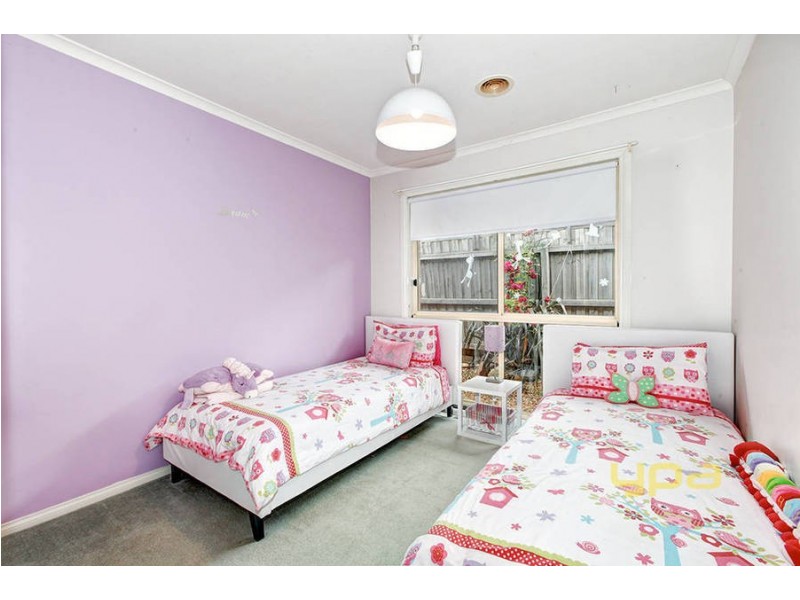 8 Tarquin Place, Hillside VIC 3037