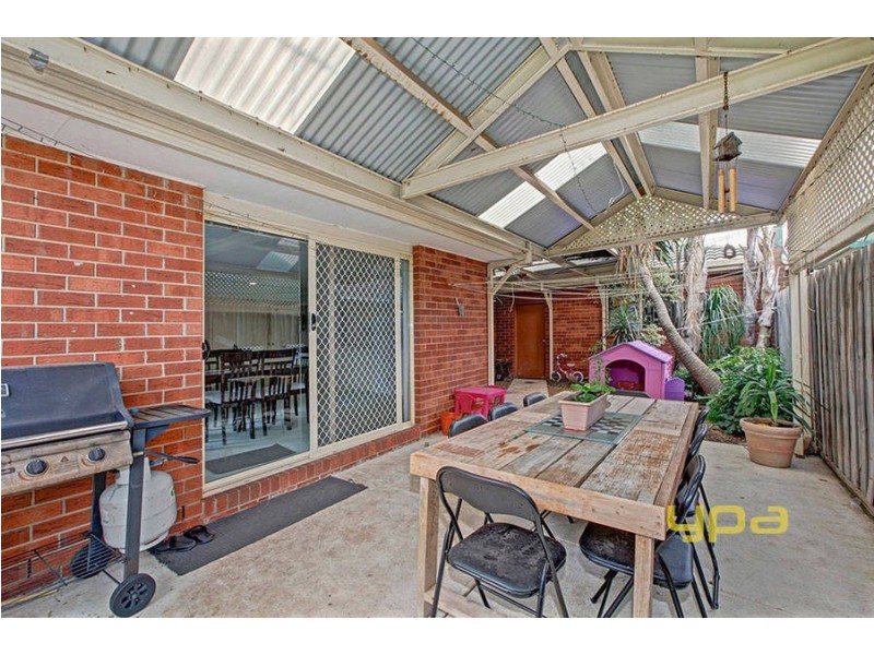 8 Tarquin Place, Hillside VIC 3037