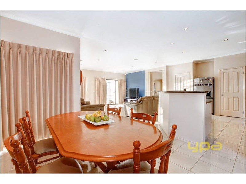 5 Cooks Way, Taylors Hill VIC 3037